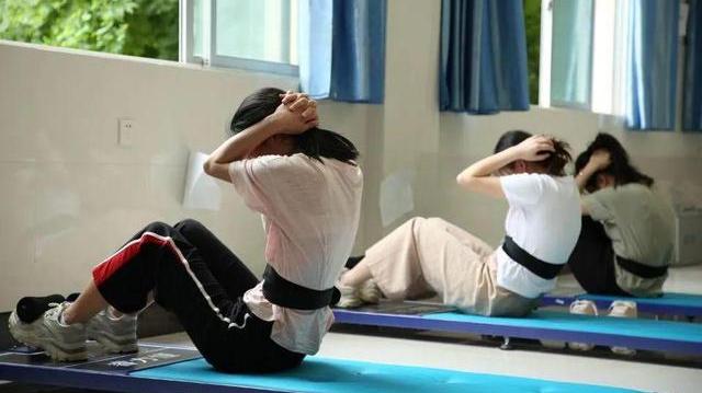 仰臥起坐 資料圖