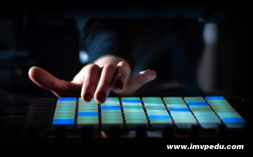 英國有哪些綜排高的院校開設音樂制作專業？