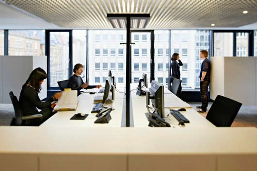 移民德國和中國生活的區別，一周工作4天卻比我們高10倍工資？1