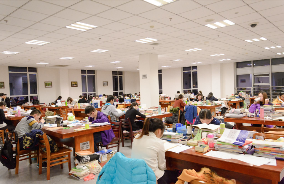 考研時要不要提前聯(lián)系研究生導師？要注意哪些？早知道早受益