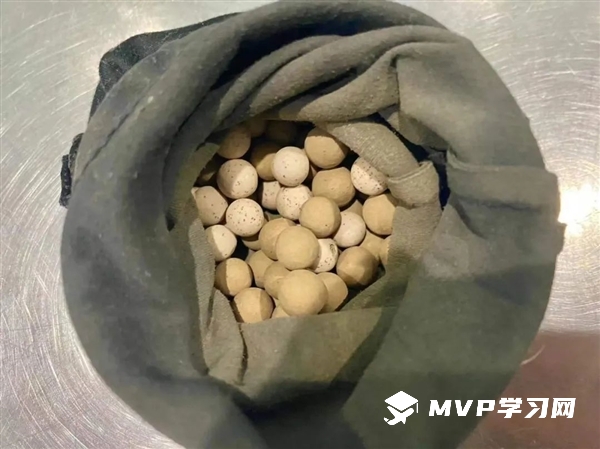 核輻射超標1050倍 一天輻射量相當于做近百次胸片 “保健石”可放心佩戴么